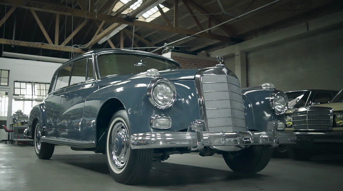 In 1957, when the Mercedes-Benz 300 was introduced bearing the internal designation 300 d, it was a leader in its class and today, over half a century later, it is still a symbol of luxury. Built for a long useful life and an example for the durability of classic cars, the so-called “Adenauer Mercedes” was considered one of the most prestigious and elegant models of its time. The Mercedes-Benz 300 “Adenauer-Mercedes“. In its last production year, 1962, only forty-six 300 d cars were built, and the Engs’ saloon is now possibly one of the best-restored models.