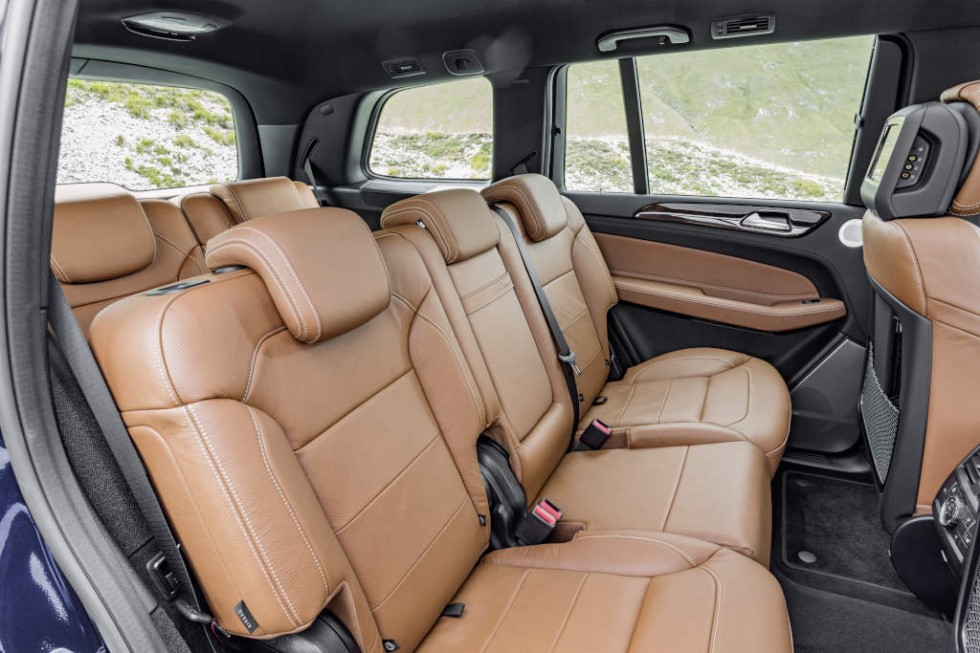 GLS 350 d 4MATIC, Interieur: Leder sattelbraun/schwarz, Zierteile: Holz Wurzelnuss glänzend, interior: leather saddle brown, trim parts: walnut wood high-gloss