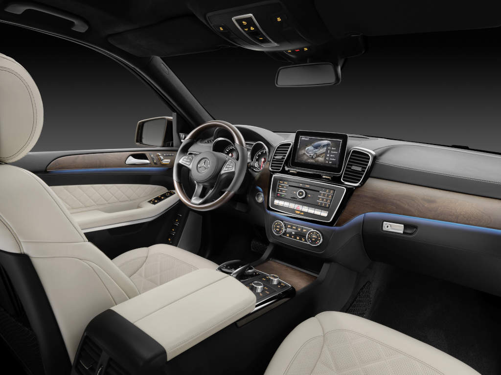 First official photos and details of the all new mercedes benz gls ... Interior schwarz zu braun