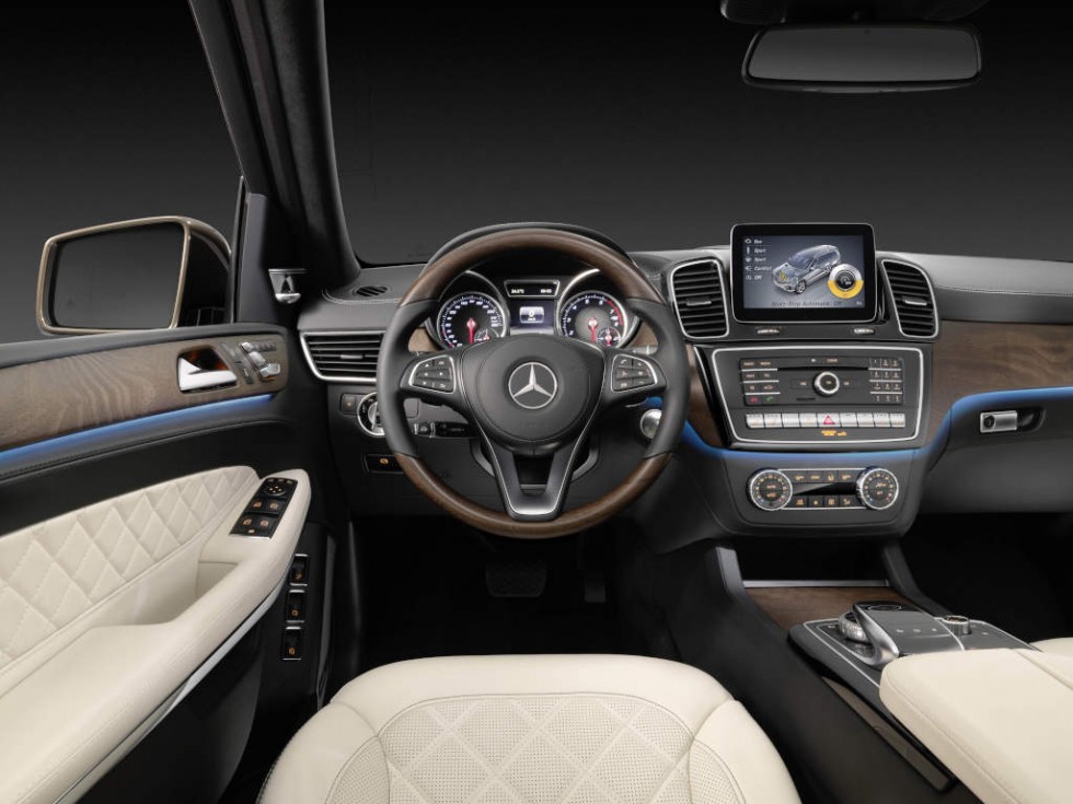 GLS 500 4MATIC ( Studio ), Interior: Nappaleder Porzellan/schwarz, AMG Line, Zierteile: Holz Esche braun offenporig, interior: nappa leather porcelain/black, AMG line, trim parts: brown open-pore ash wood trim