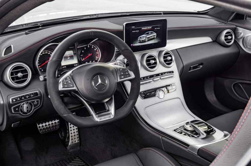 Mercedes-AMG C 43 Coupé, exterior: diamond white, Fuel consumption (l/100 km) urban/ex urban/combined: 10.6/6.2/7.8 combined CO2 emissions: 178 g/km