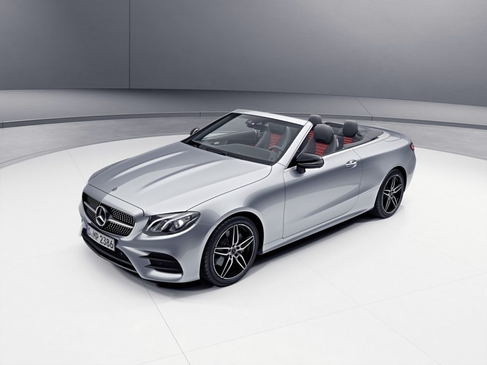 Mercedes-Benz E-Class Cabriolet; Exterior: diamond siver, night package, AMG line exterior; Interior: Two-tone leather classic red / black