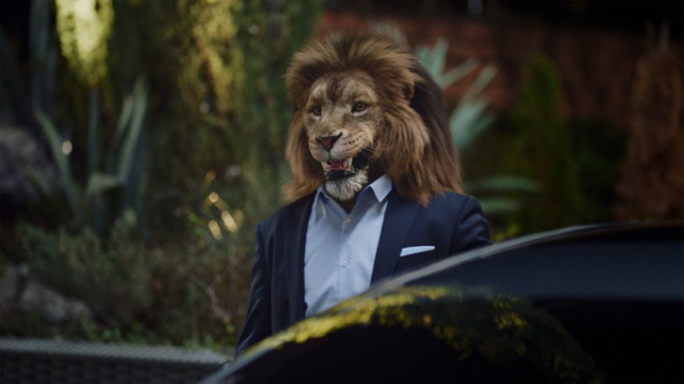 In the film about the new S-Class, a lion serves as a metaphor for an alpha animal from the world of business.