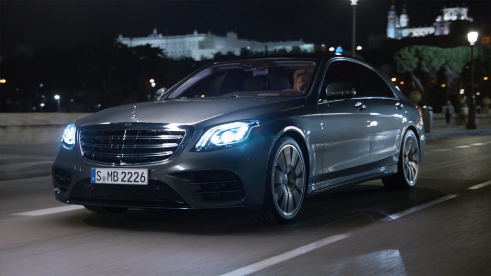 "No other vehicle in the luxury class is currently as intelligent as the new S-Class. With "Feel Intelligent Drive", we show in an entertaining and humorous way how the latest, intelligent technologies perfectly match the needs of driver and front passenger", says Natanael Sijanta, Head of Marketing Communications at Mercedes-Benz Cars.