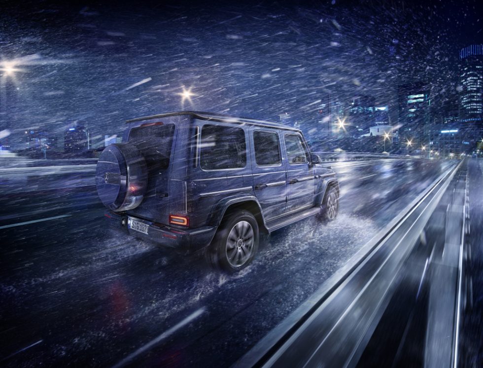 Making Of: Snapshot with a young viewer during the photo production. With the world's largest installation made of synthetic resin, Mercedes-Benz will focus on the world premiere of the new G-Class on 14 January 2018 at the North American International Auto Show (NAIAS) in Detroit. Copyright Daimler AG, photo by: Hans Starck