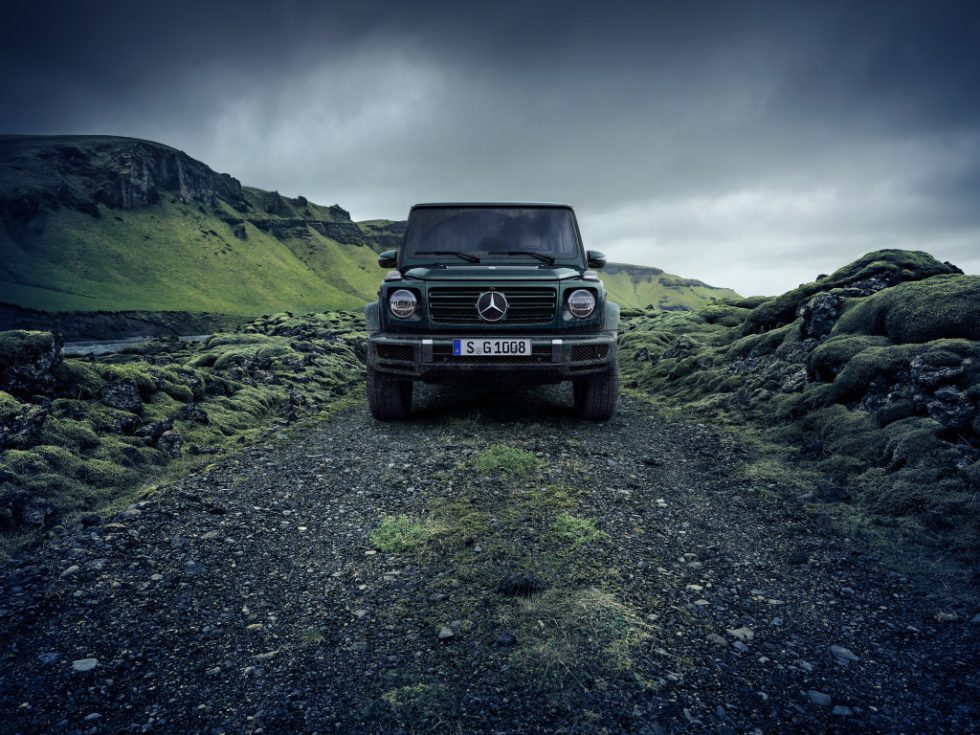 The global campaign "Stronger Than Time" is accompanied by impressive motifs in the classic media. Impressive pictures and films show the product highlights of the new G-Class online and offline.