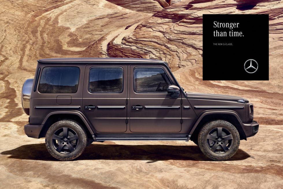 The tonality of the campaign reflects the character of the off-road legends: strong messages in impressive visual worlds. Here is an ad motif from the "Amber Rock" world.