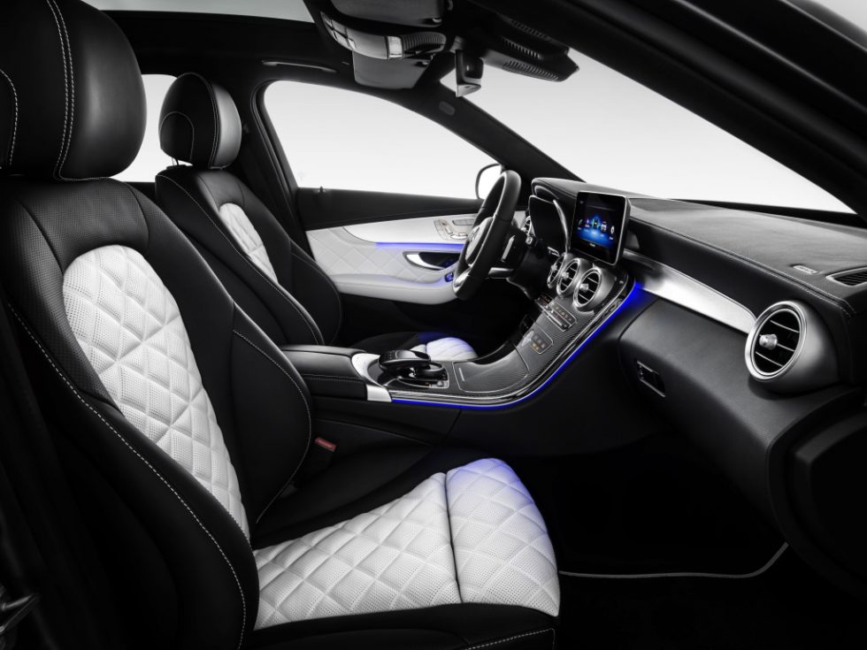 Mercedes-Benz C-Class Sedan AMG line, exterior: designo selenite grey magno, interior: platinium white pearl/black