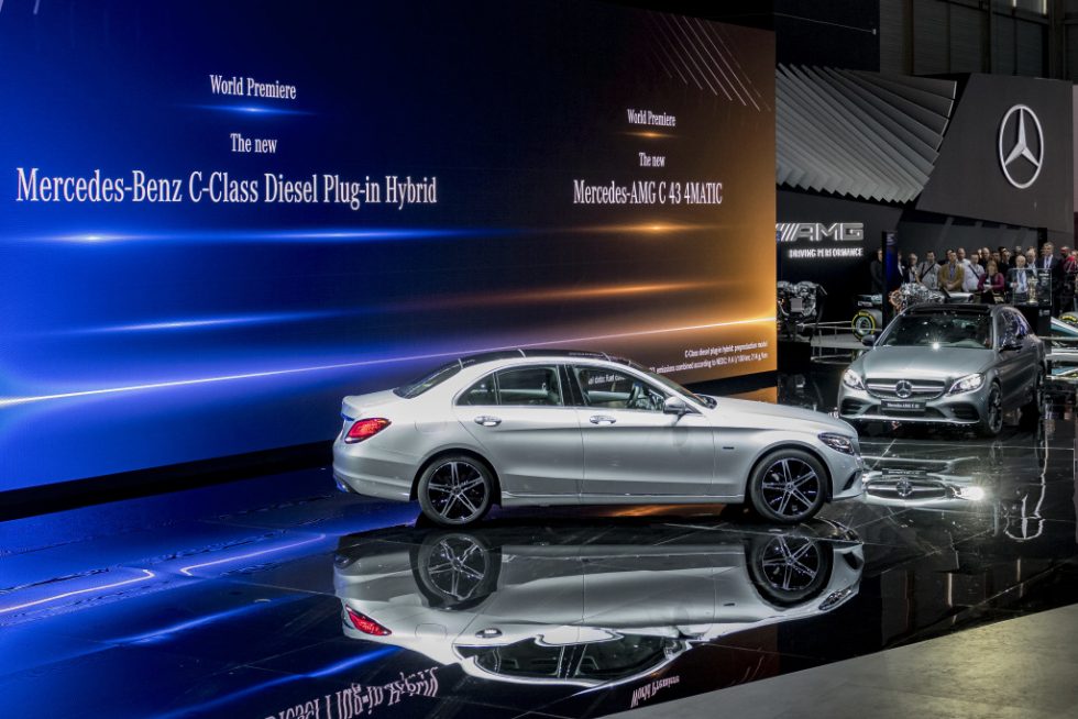 At the 88th Geneva Motor Show, Mercedes-Benz is presenting a slew of world premieres in a clear demonstration that the brand with the three-pointed star offers vehicles to suit all needs. First to be unveiled was the all-new Mercedes-AMG GT 4-Door Coupé (fuel consumption combined: 11.2-9.1 l/100 km; CO2 emissions combined: 256-209 g/km*), which augments the successful AMG GT family with another member. Also celebrating its world premiere was the new Mercedes-AMG G 63 (fuel consumption combined: 13.1 l/100 km; CO2 emissions combined: 299 g/km*), the