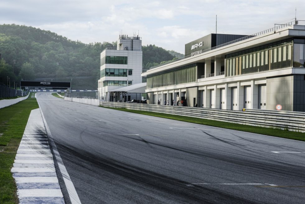 The 4.3-kilometre circuit, some 38 kilometres from Gangnam, the trendy district of the capital Seoul, allows experiencing the brand's Driving Performance intensively and exclusively.