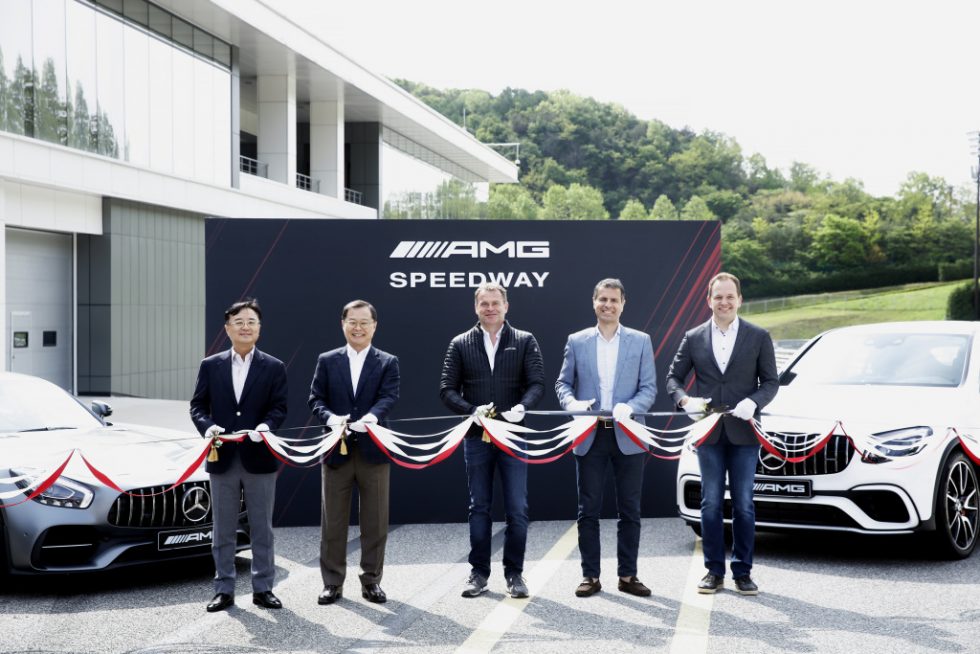 AMG Speedway Opening Ceremony May 8, 2018: (From left to right: Byung Suk JEONG, Executive Director of SAMSUNG C&T Corporation, Resort Group / Keumyong CHUNG, President & CEO of SAMSUNG C&T Corporation, Resort Group / Tobias Moers, Chairman of the Board of Management of Mercedes-AMG GmbH / Dimitris Psillakis, President & CEO of Mercedes-Benz Korea / Martin Schulz, Sales & Marketing Vice President of Mercedes-Benz Korea)