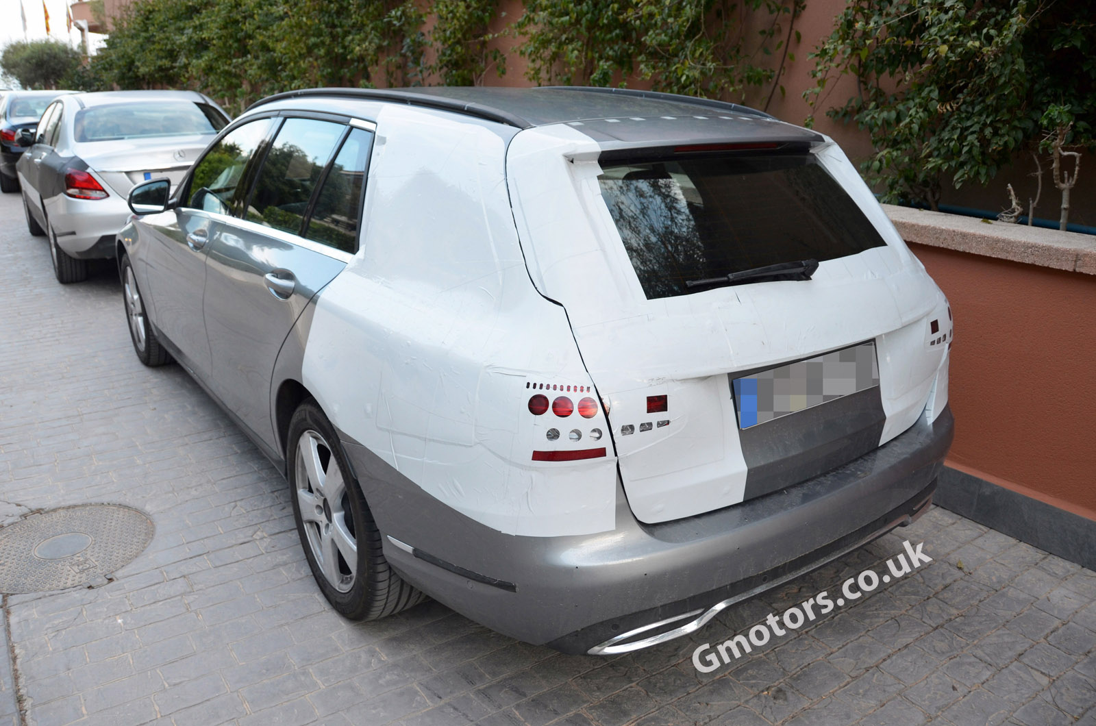 (S205): Vídeos, flagras e fotos 2015-Mercedes-C-Class-Estate-31