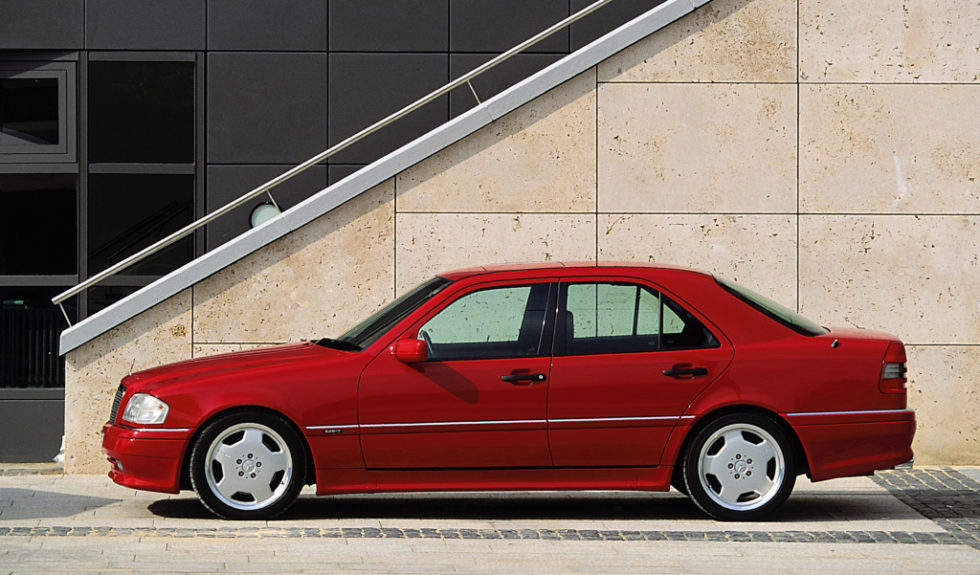 Mercedes-Benz C 36 AMG from model series 202, production period 1993 to 1997. Exterior shot of the driver's side. Photo from 1993.