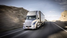 daimler-truck-mercedes-15C466_033