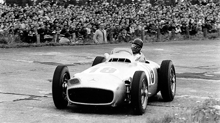 Five-times world champion Juan Manuel Fangio, who formed a man-machine unit with his W 196 R in his active years, was famous not only for his gifted driving style but also for his dry sense of humo