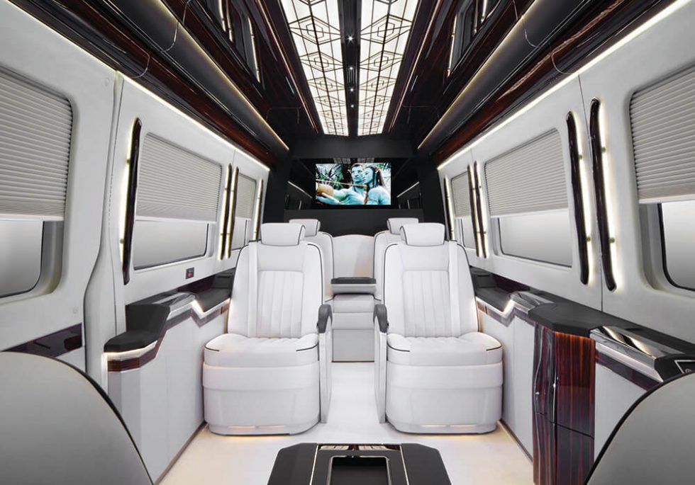 Okçu’s rear passenger lounge allows you to enjoy greater levels of comfort and sophisticated amenities. All seats are heated, electrically adjustable and offer programmable massage function for the ultimate relaxation. Premium style reclining rear seats are fitted out with leg rests, so you can enjoy first class comfort for your legs and feet. Perforations in the seat surface release an optional cooling stream of air, while the rear climate control allows you to choose and regulate the temperature on your side of the vehicle. A thermostat-controlled refrigerated compartment takes place in between rear facing seats, featuring 25 litre capacity for your refreshment needs.